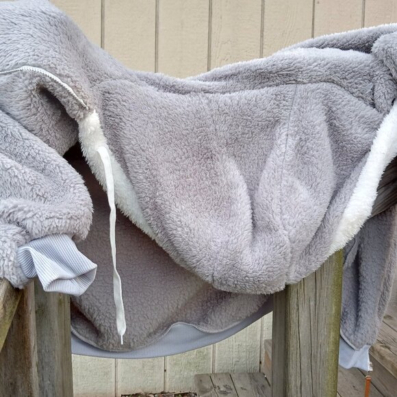 Jackets - Picture 3 of 4